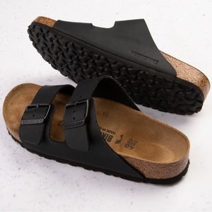 🩴😍 Women’s Birkenstock Arizona Sandal - Black. Size 37. Worn a few times EUC!